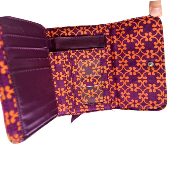 ITEM CURRENTLY BEING TURNED INTO A SET - Picture 5 of 9